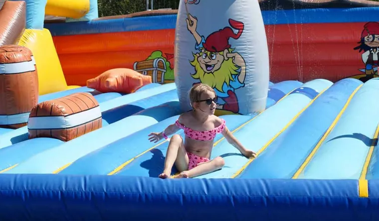 Fêter l'anniversaire d'une enfant de 12 ans dans un parc à toboggans, Toulouse, Aquaparc Toulouse