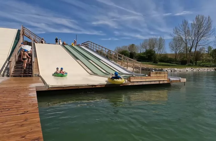 Trouver un parc aquatique où faire plusieurs toboggans pour tout âge, Toulouse, Aquaparc Toulouse