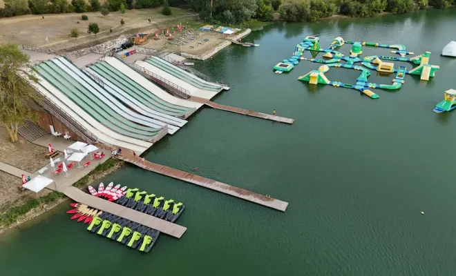 Waterjump et toboggans avec baignade surveillée gratuite près de Montauban, Toulouse, Aquaparc Toulouse