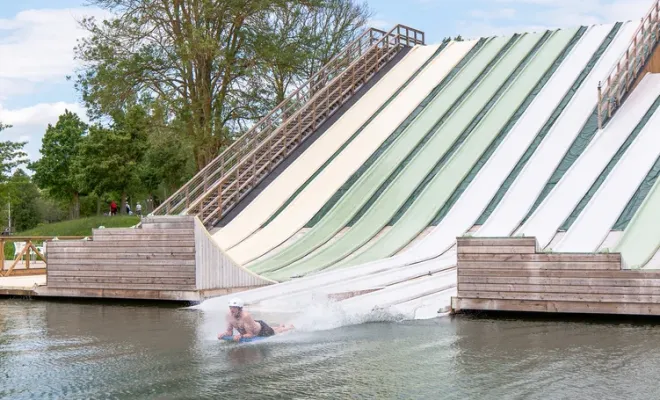 Waterjump et toboggans avec baignade surveillée gratuite près de Montauban, Toulouse, Aquaparc Toulouse