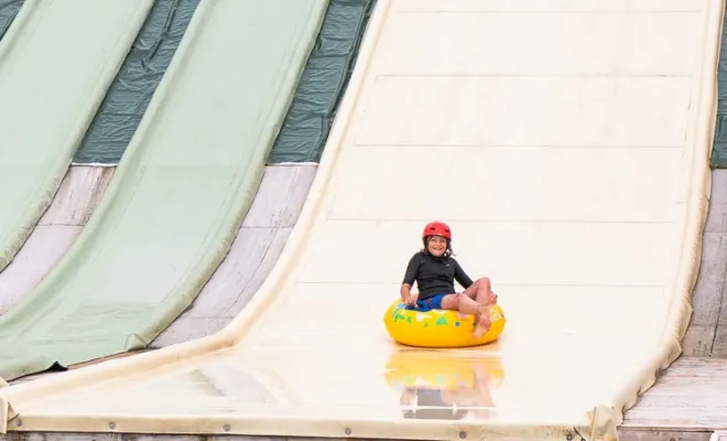 Waterjump et toboggans avec baignade surveillée gratuite près de Montauban, Toulouse, Aquaparc Toulouse